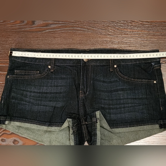 William Rast Jean Shorts (Short) Size 32 LIKE NEW - Picture 7 of 7